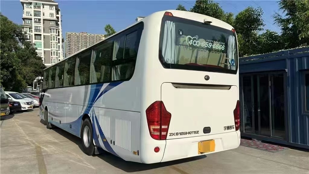 El autobús de lujo del viaje 2017 el autobús Zk6125HQ del año 55seat Yutong da en segundo lugar Buss en venta