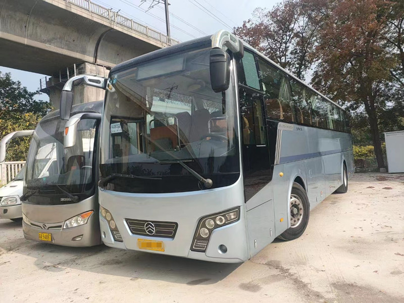 Dragon City Bus de oro 55 asientos utilizó la dirección de la mano izquierda del autobús del transporte de Bus XML6127 del coche