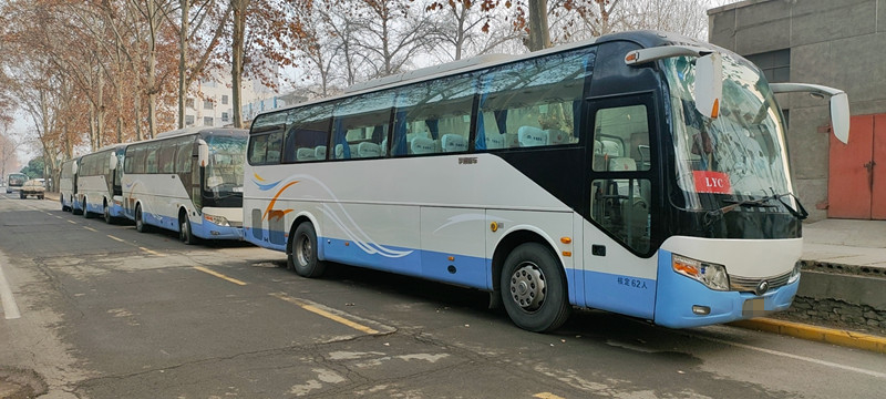 Autobús comercial usado 2014 autobús usado del viaje de los asientos del autobús ZK6110 60 de Yutong del año RHD