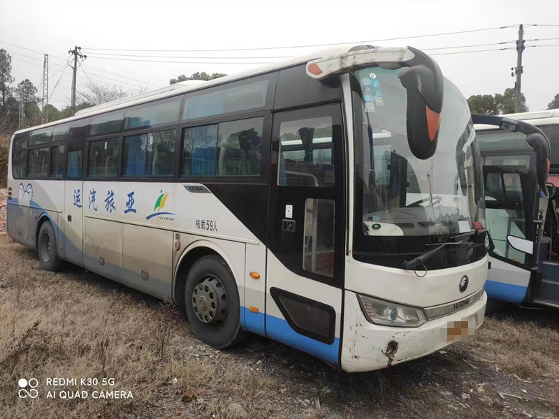 El autobús y el coche usados 2016 años utilizaron el autobús de lujo de Seater del precio 60 del autobús del autobús de Yutong ZK6115