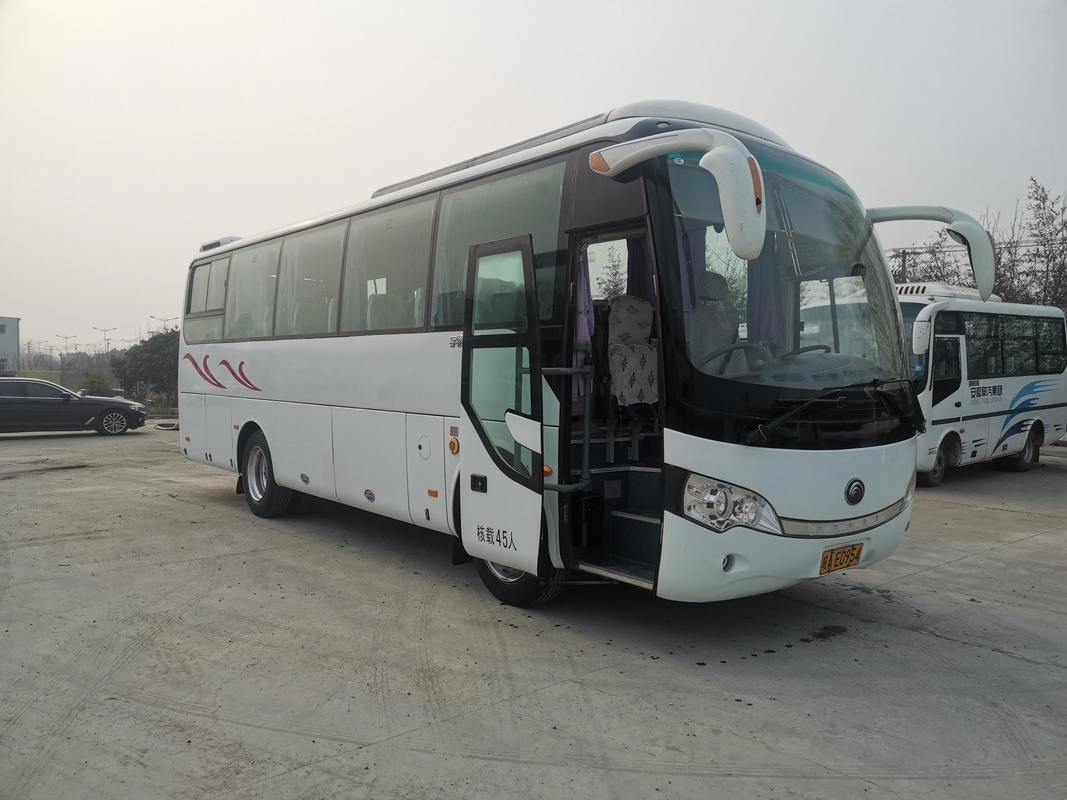 Ventana ZK6888 del sello del motor 162kw del autobús 45seats 2+3layout Yuchai de Yutong del autobús de la segunda mano