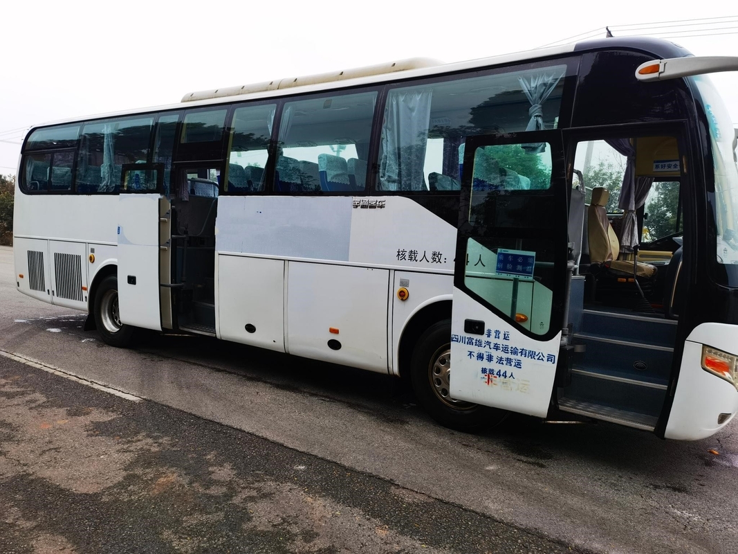 Reinstalación media del motor de Yuchai de la puerta del autobús ZK6107HB de la mano de Yutong segundo en la emisión del EURO IV