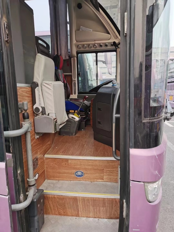 Viejos asientos del coche 61 autobuses de lujo dobles usados 2014 años de Axlebrake del autobús de Yutong ZK6147