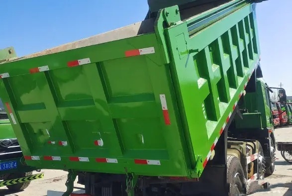 Camión rápido clasificado usado de la mano JIEFANG de la caja de cambios segunda de la carga 24.5t de la descarga 220hp 6×2 del camión