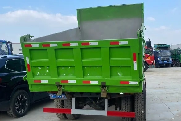 Carga clasificada 15.37t de la caja de cambios rápida del color verde SHACMAN SX3310 del camión volquete 150hp 4×2 de la explotación minera