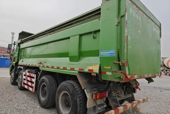 Camión volquete principal usado de la mano SHACMAN del modo 375hp 2do de la impulsión de la cabina 8×4 de los neumáticos diesel de los camiones 12