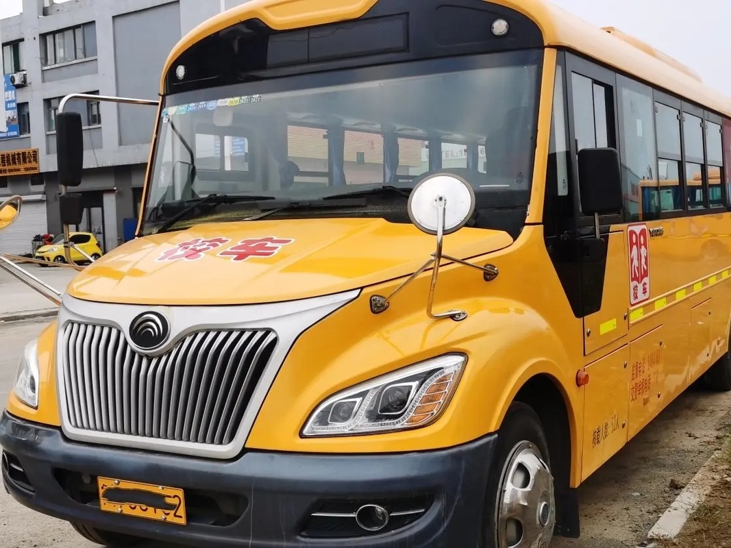Los asientos 9 del motor 52 de Weichai del autobús escolar de la segunda mano miden el autobús usado YuTong ZK6935D