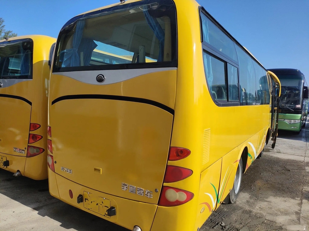 30 asientos utilizaron la mano amarilla Yutong ZK6798 del motor segundo de Yuchai del color de los coches de pasajero
