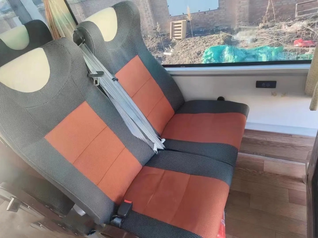 El motor 12 de Weichai del autobús turístico de la segunda mano mide puertas dobles 50 asientos Foton usado CA BJ6122