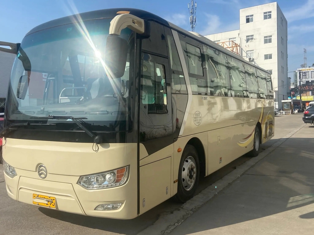 Asientos usados del motor 46 de Yuchai de la ventana del lacre de Bus Middle Door del coche dragón de oro XML6102 de la 2da mano de 2018 años