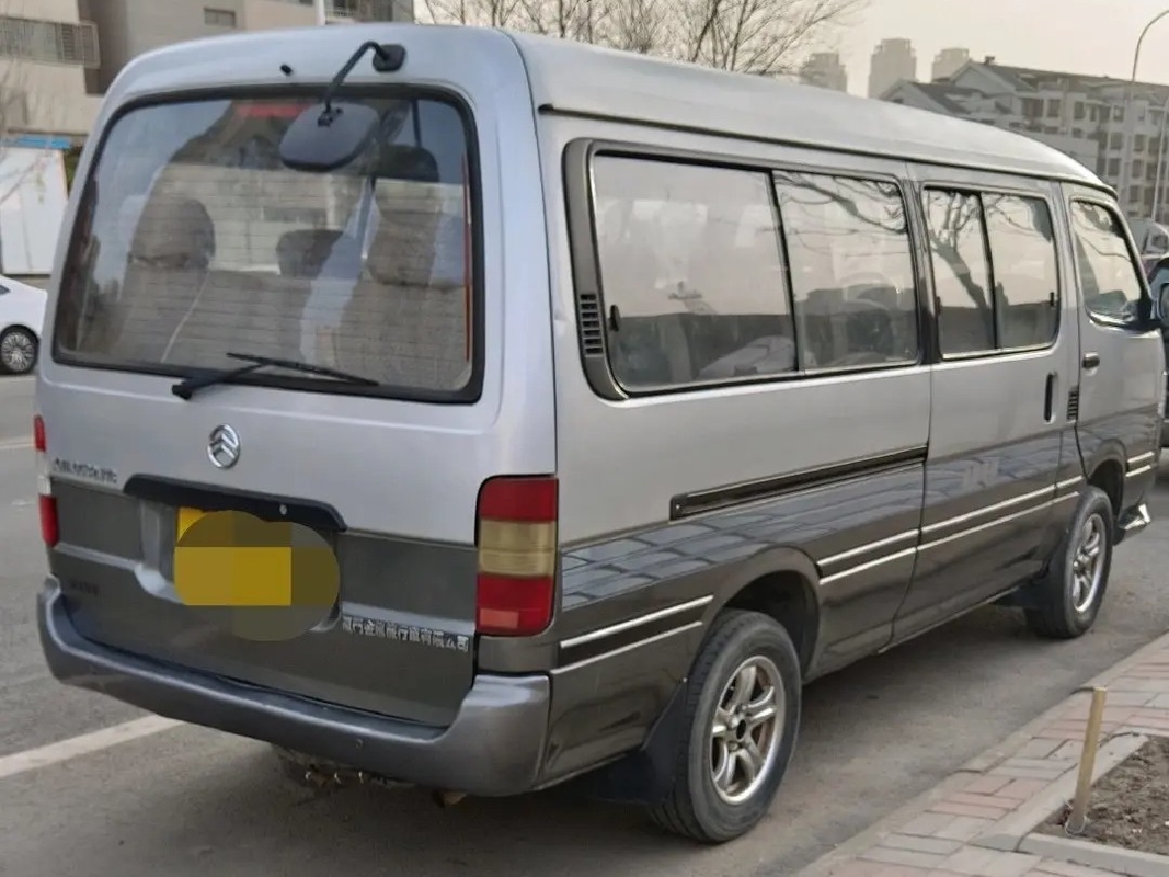 Mini Bus Front Engine usado 14 asientos 5,3 metros de Dragon Hiace XML6532 de desplazamiento de color plata de oro de la ventana