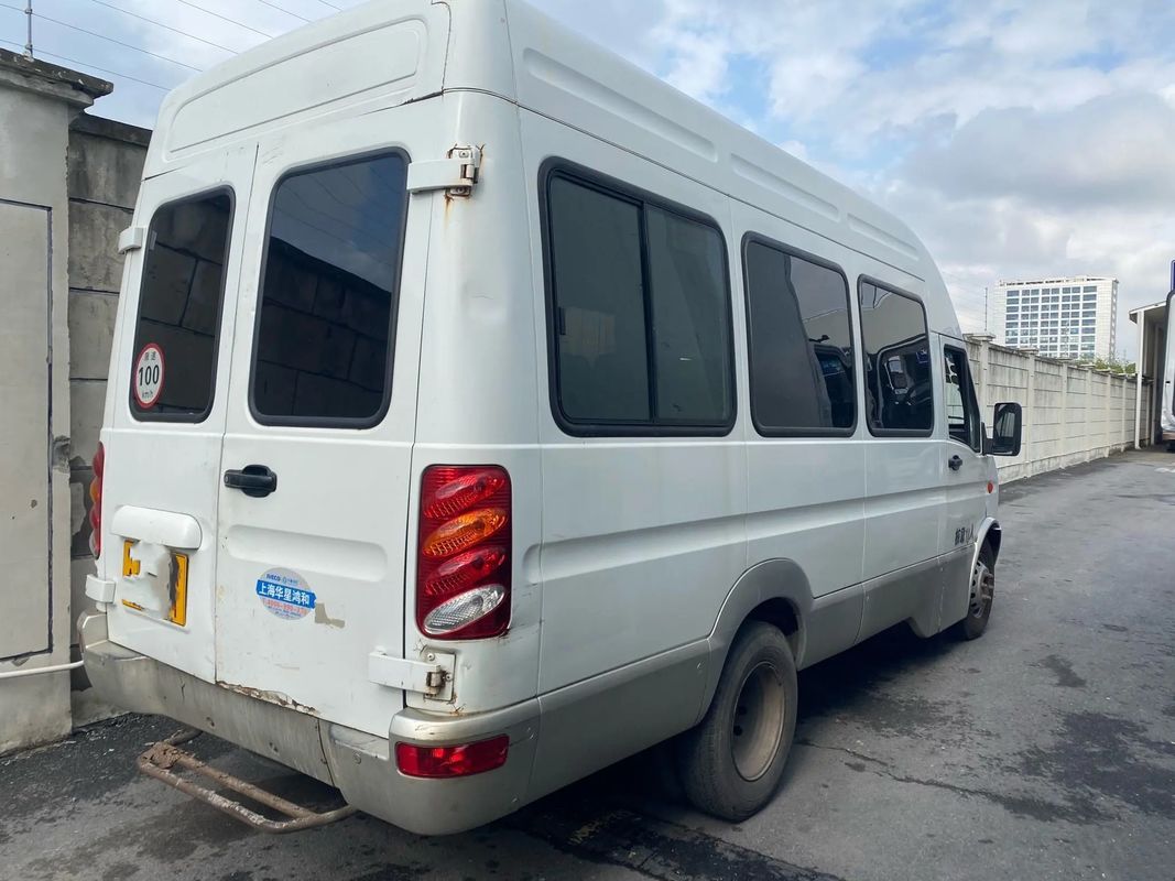 Minivan de segunda mano con motor delantero, 11 asientos, puertas traseras, aire acondicionado, techo alto, 140 CV, minibús usado NJ6604