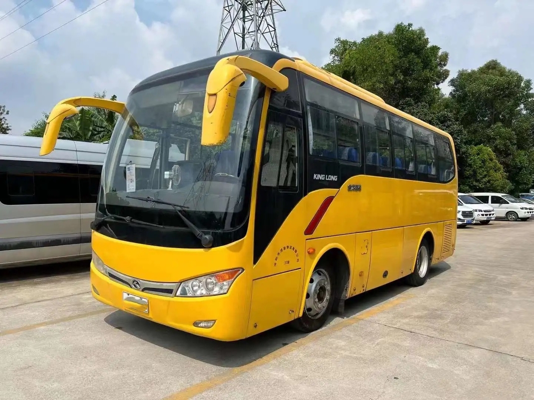Autobús usado XMQ6759 de Kinglong de la mano de la ventana de desplazamiento del aire/acondicionado de la transmisión manual de los asientos del motor 33 de Yuchai del autobús del pasajero 2do