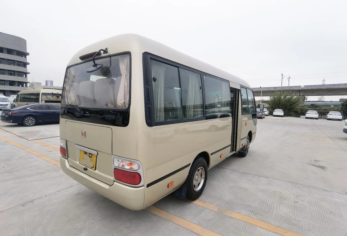 2da mano Mini Bus Champagne Color 19 asientos Front Engine Floding Door 6 metros de práctico de costa usado JX6602 de JMC