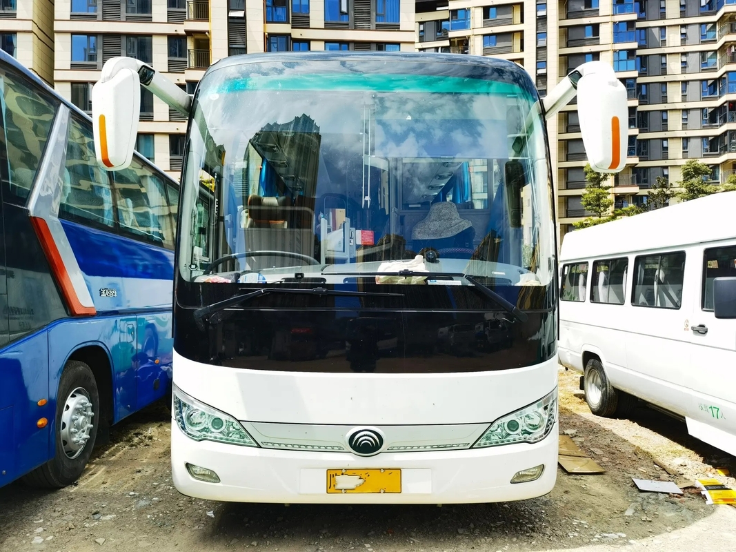 El autobús y el coche usados Middle Passenger Door 50 asienta el autobús ZK6119 de Youngtong de la mano del aire/acondicionado 2do del cargador USB del motor de Wechai