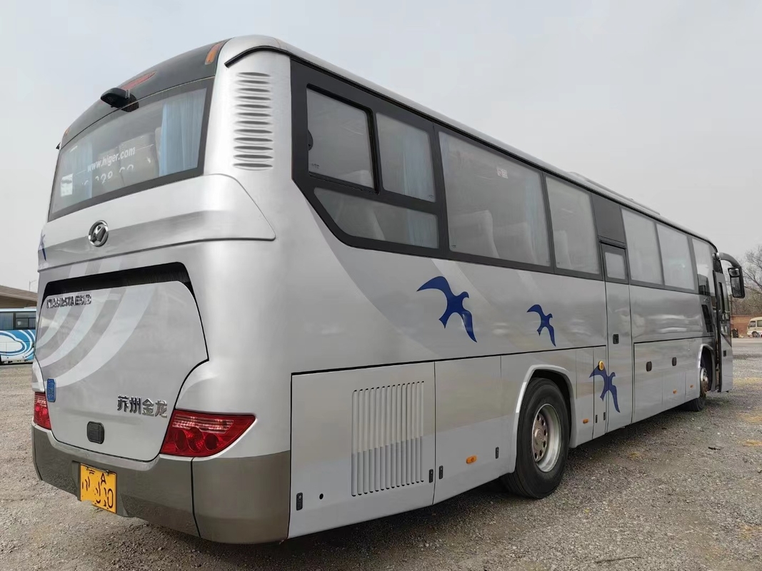 Los asientos usados 12 del bus turístico 54 miden mano un KLQ6125 más alto del color plata de las puertas dobles del motor de los cilindros de Yuchai 6 la 2da