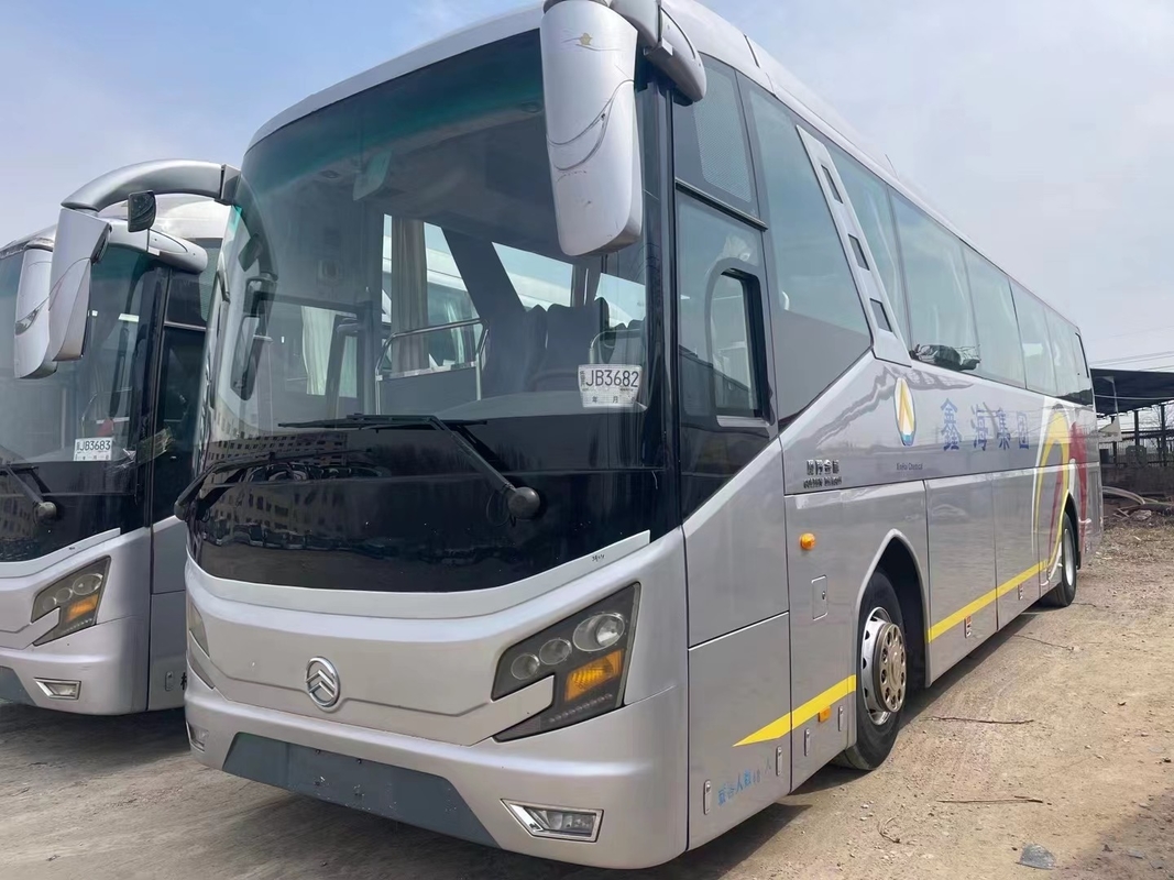 Puertas dobles grandes del compartimiento de equipaje de los asientos del autobús turístico 48 de la segunda mano 12 metros de dragón de oro usado XML6126
