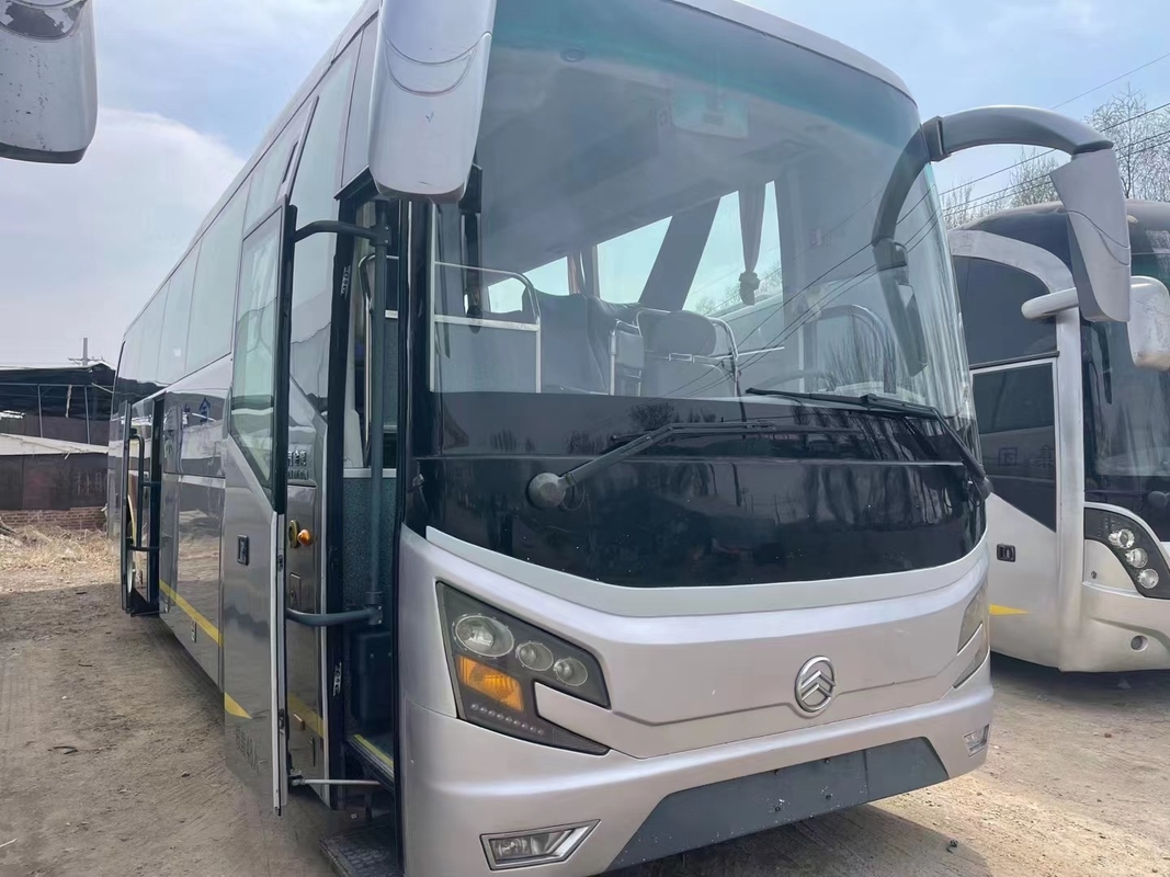 Puertas dobles grandes del compartimiento de equipaje de los asientos del autobús turístico 48 de la segunda mano 12 metros de dragón de oro usado XML6126