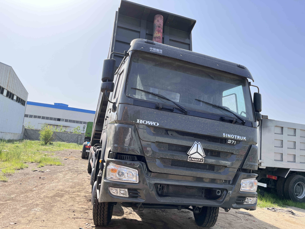 El motor usado de Tipper Trucks 371hp Sinotruck 10,5 metros de carga clasificada 8×4 de 16t da en segundo lugar HOWO ZZ3317