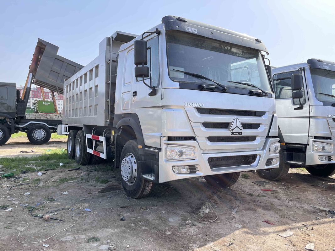 Howo usado acarrea 8 metros de 380hp 6 de los cilindros de EURO III del motor diesel 10 el camión volquete ZZ3257 de las ruedas 6×4 Howo