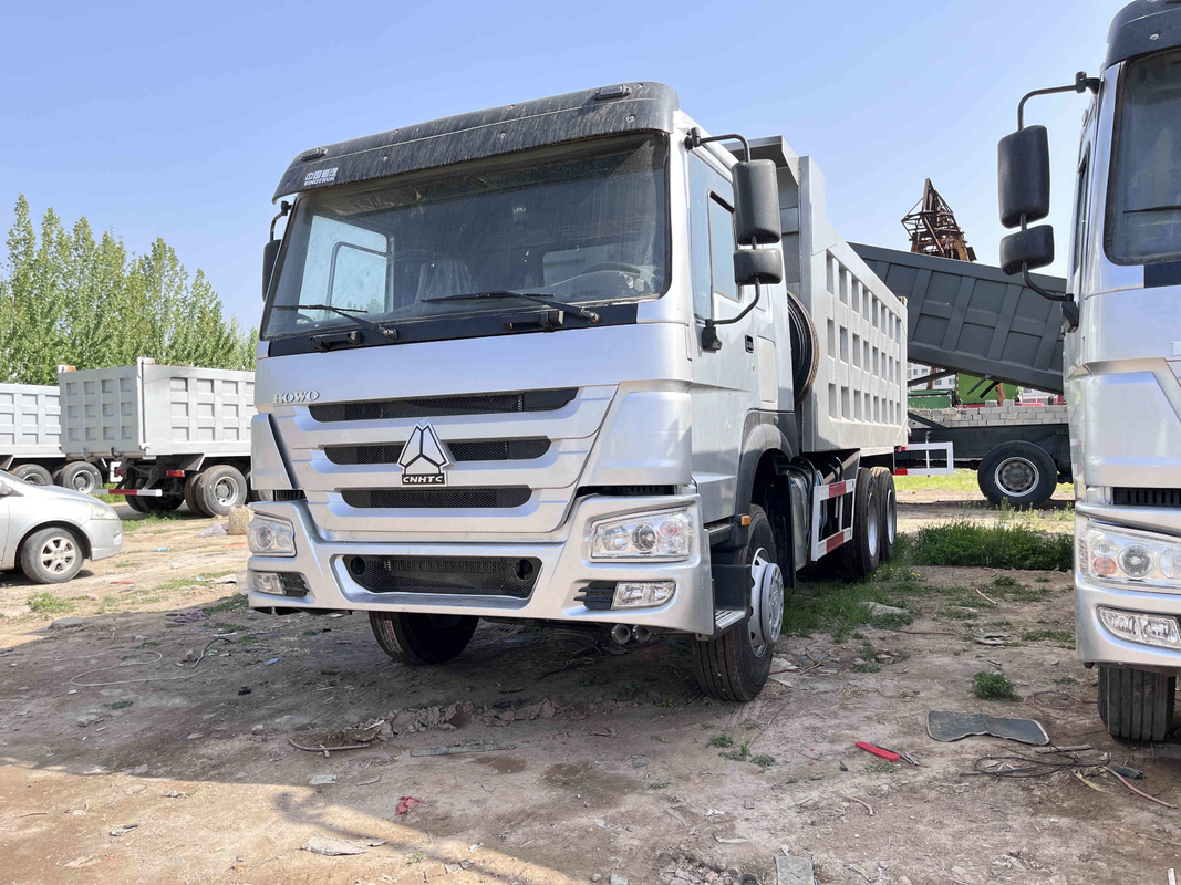 Howo usado acarrea 8 metros de 380hp 6 de los cilindros de EURO III del motor diesel 10 el camión volquete ZZ3257 de las ruedas 6×4 Howo
