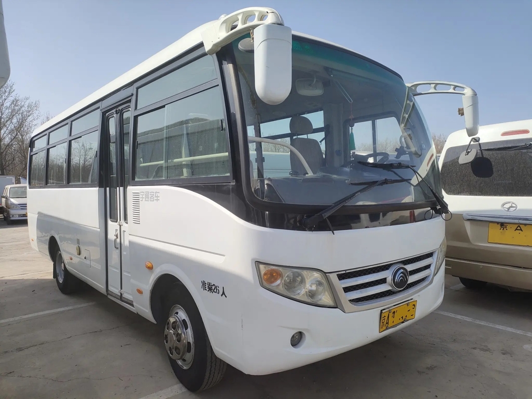 Los asientos cortos usados Front Engine Sliding Window de la puerta de plegamiento del autobús 26 7 metros dan en segundo lugar los jóvenes Tong Bus ZK6720D