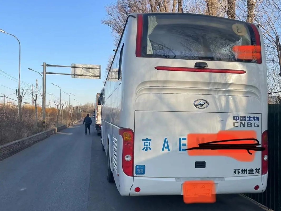 EURO usado IV del autobús del pasajero 53 motor del aire acondicionado 330hp de los asientos 12 metros mano KLQ6129 del color blanco de 2da