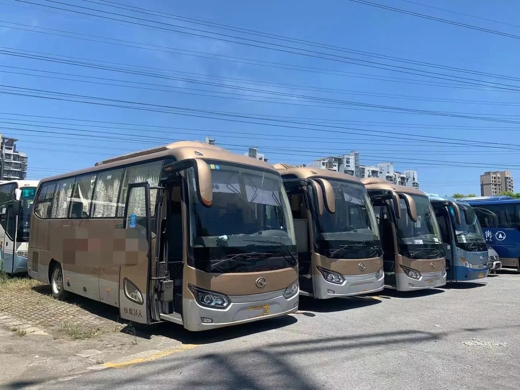 Coche usado Bus Weichai Engine 34 asientos color de oro de 2018 años 8 metros de 2da mano Kinglong XMQ6802