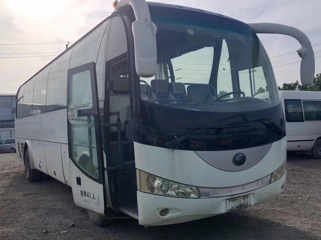 2dos asientos del coche 47 de la mano que sellan el motor del EURO III Yuchai del aire acondicionado de la ventana 10,5 metros de pinzas jovenes ZK6100