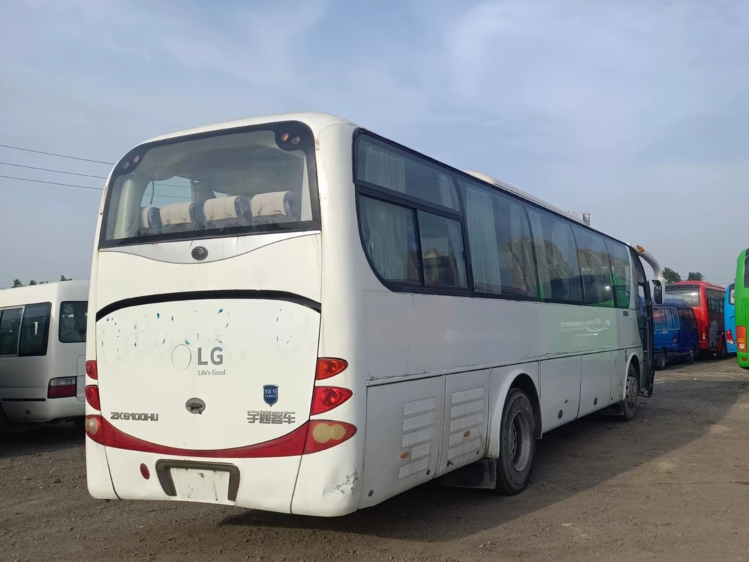2dos asientos del coche 47 de la mano que sellan el motor del EURO III Yuchai del aire acondicionado de la ventana 10,5 metros de pinzas jovenes ZK6100