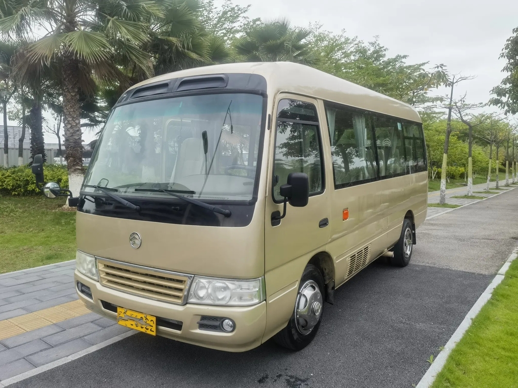El práctico de costa de la segunda mano 6 metros de Front Engine 19 asientos utilizó la puerta de balanceo externa de oro de Dragon Minibus XML6601