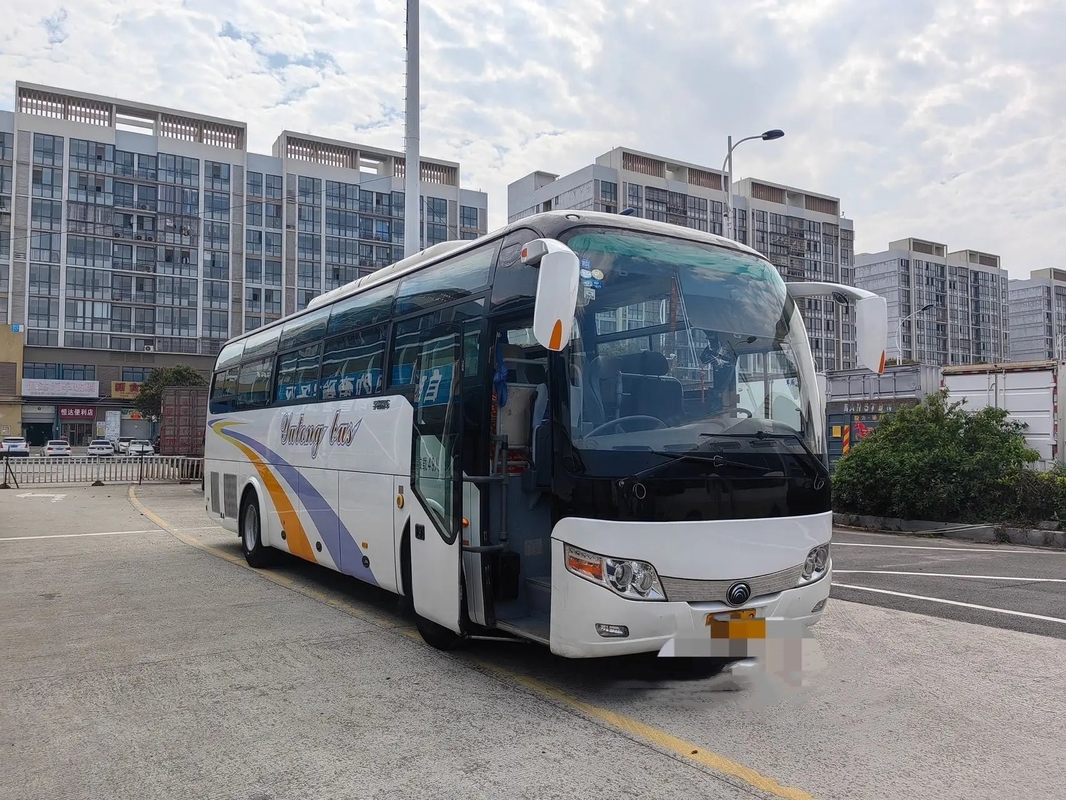 El coche usado Leaf Spring IV EURO del autobús el motor 245hp 10,5 de Yuchai de 49 asientos mide los 2dos jóvenes Tong Bus ZK6107 de la mano