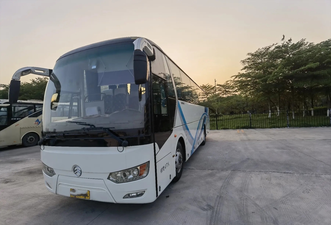 Los coches de lujo usados 2 puertas el 80% nuevos 47 asientan el 2do motor de oro 6 Cyliders de Dragon Bus XML6102 Yuchai con el aire/acondicionado