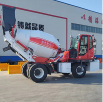 Peso en vacío usado del motor 9000kg de Yuchai del mezclador concreto 6 metros de camión de mezcla cargado del uno mismo a estrenar