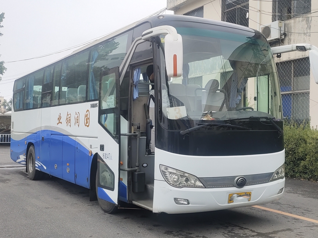 Autobuses de lujo usados 47 asientos 2 puertas del pasajero 11 metros del motor de mano rara larga Tong Bus joven ZK6117 del aire/acondicionado 2do