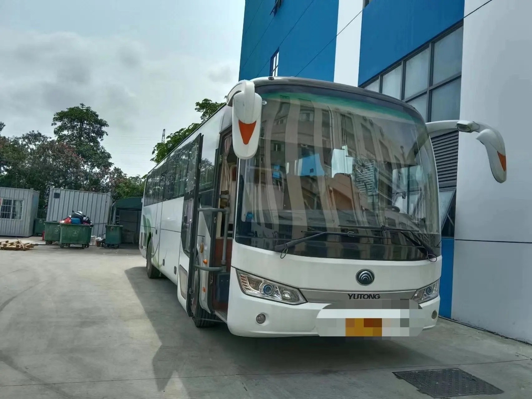 el 2do coche de la mano neumáticos del motor de Yuchai de los asientos de 2018 años 46 los nuevos con el retardador utilizó el autobús ZK6115 de Yutong