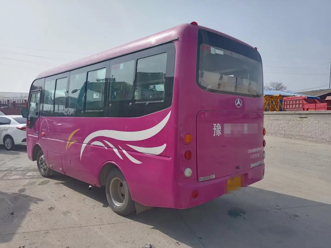 Las furgonetas usadas Front Engine 19 de la lanzadera asientan la puerta plegable que resbala el 2do autobús JMV6609 de la mano JMC de Windows RHD/LHD Isuzu Engine