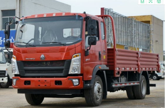 Peso de carga usado del camión del cargo de Sinotruck Howo de los camiones de combustible 8-10 toneladas de 4×2 de la impulsión de conducción a la derecha del modo