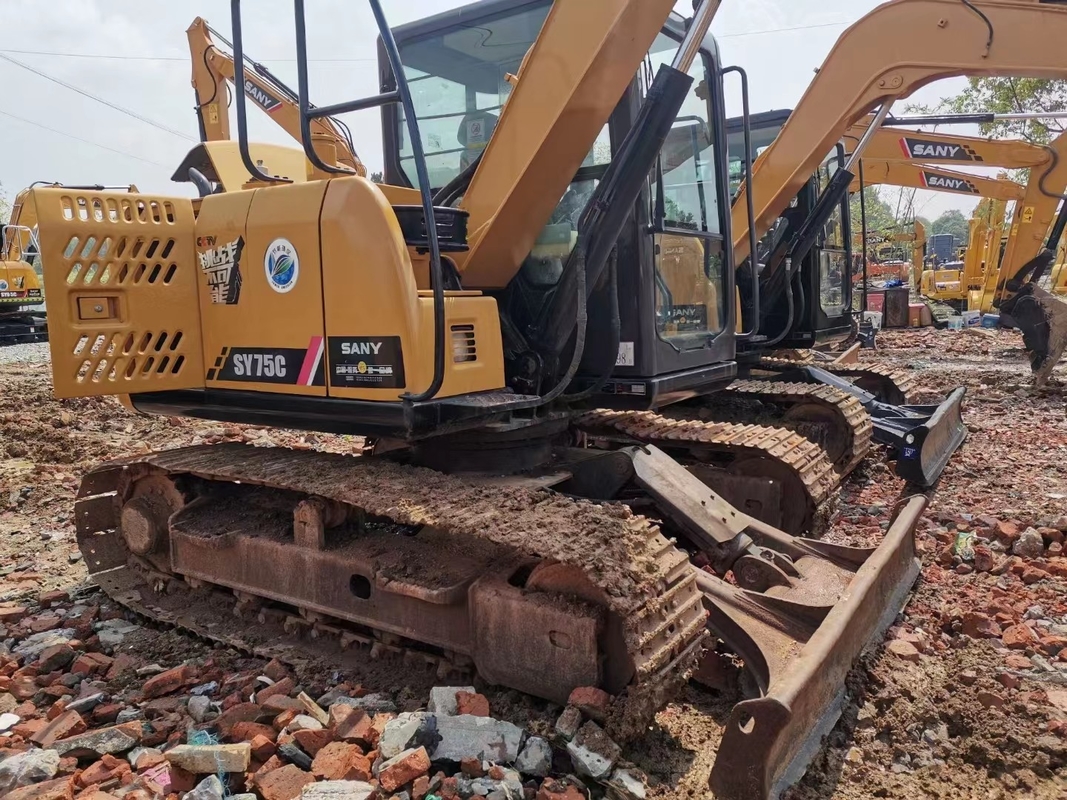 El camión de segunda mano 7 toneladas de excavador usado Isuzu Engine de SANY 4 cilindros gasolina la capacidad 150L del depósito