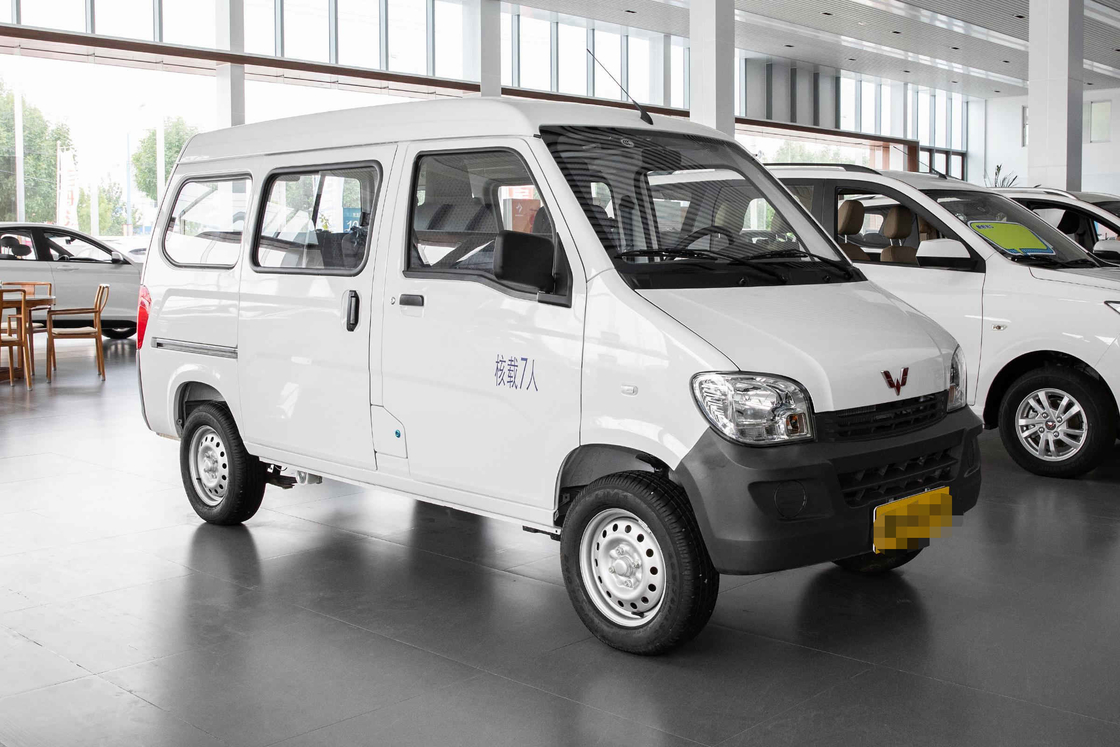 Minibus de segunda mano de 7 asientos motor de aceite Wuling L2E Minivan modelo de aire acondicionado