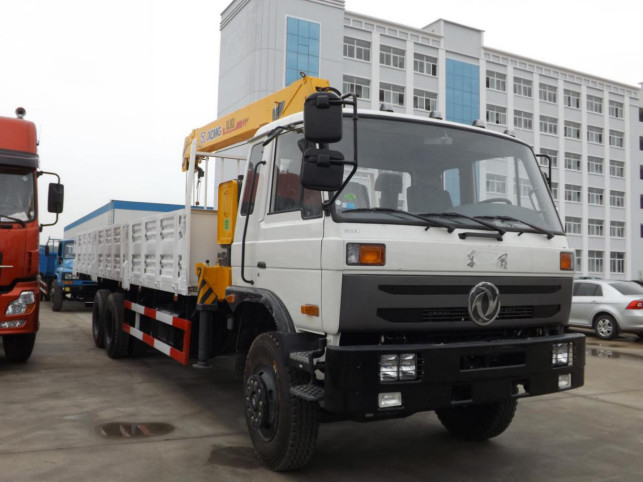 Cremas usadas Dongfeng 6*4 Modo de conducción Carga máxima de la grúa 10 toneladas Euro 3