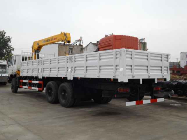 Cremas usadas Dongfeng 6*4 Modo de conducción Carga máxima de la grúa 10 toneladas Euro 3