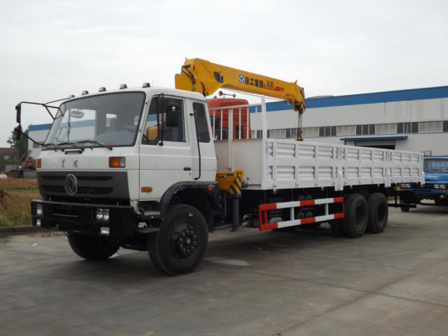Cremas usadas Dongfeng 6*4 Modo de conducción Carga máxima de la grúa 10 toneladas Euro 3
