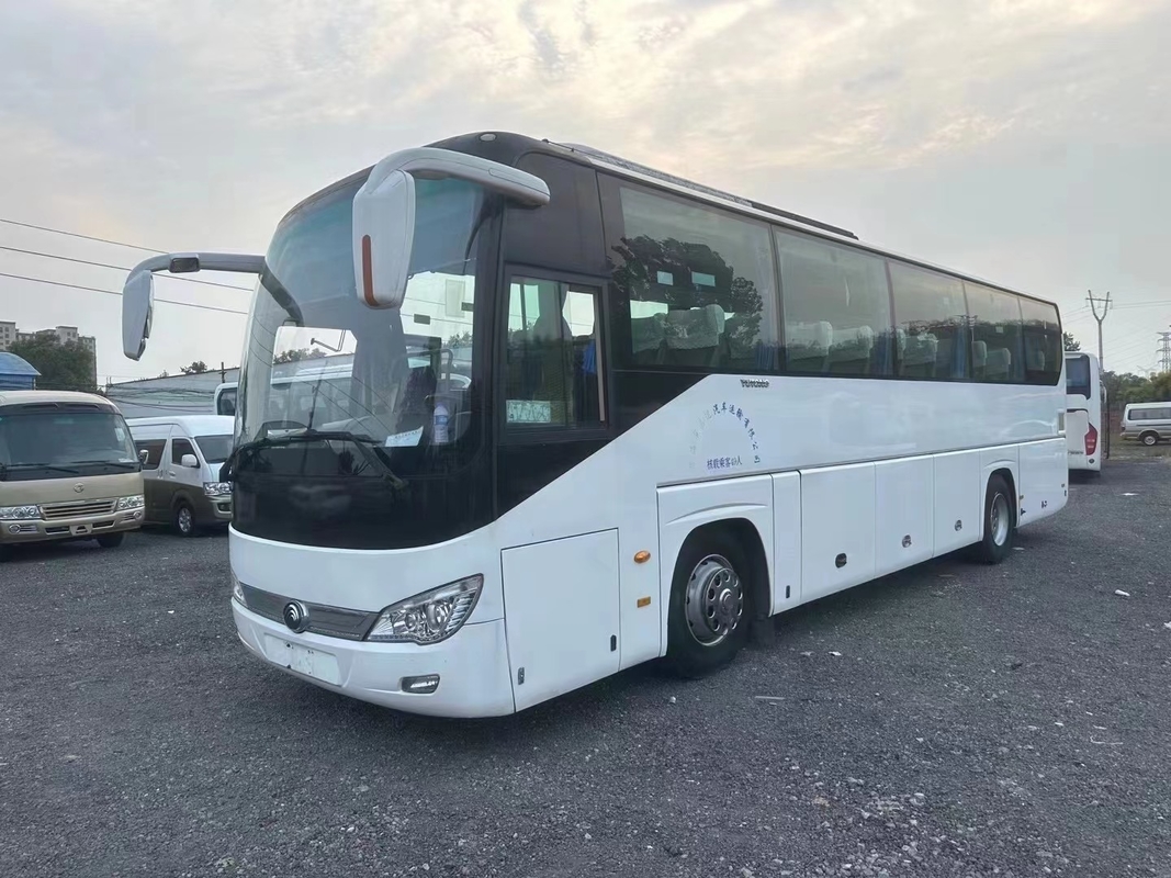 Autobús de segunda mano 2015 año puerta doble de pasajeros 49 asientos buen aire acondicionado