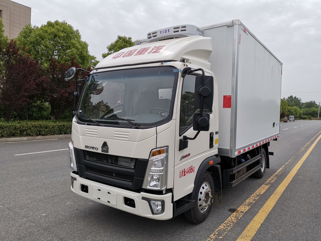 Camión de 160 hp con refrigeración Howo 18 Cubico Motor Van Weichai 4 * 2 modo de conducción