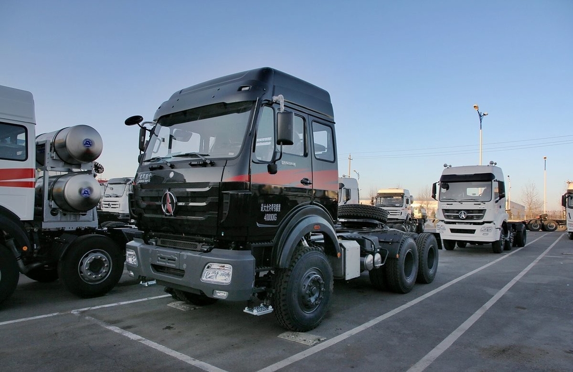 6x4 camión tractor usado Beiben cabeza de tractor 336hp techo alto LHD / RHD
