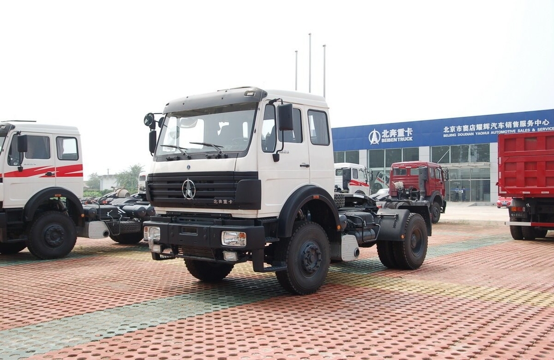 6 neumáticos usados camiones de carga media 4 * 2 Beiben cabeza de tractor 300 CV techo plano Euro 3