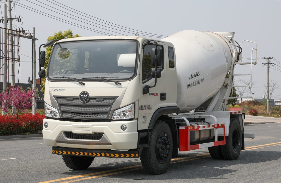 Mini camión mezclador de hormigón Foton ES5 Color blanco 4m3 Cisterna mezcladora 4*2 Modo de conducción