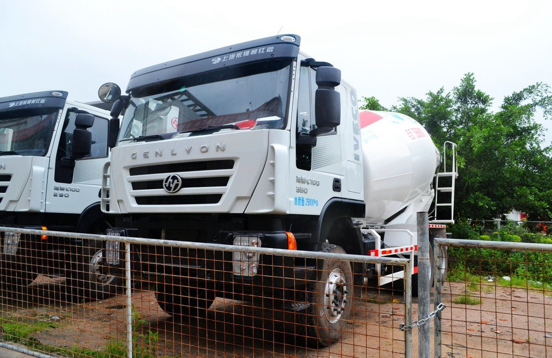 Hongyan 6*4 Iveco Pequeño camión mezclador de hormigón 5 cubic 10 neumáticos Dirección izquierda Euro 4