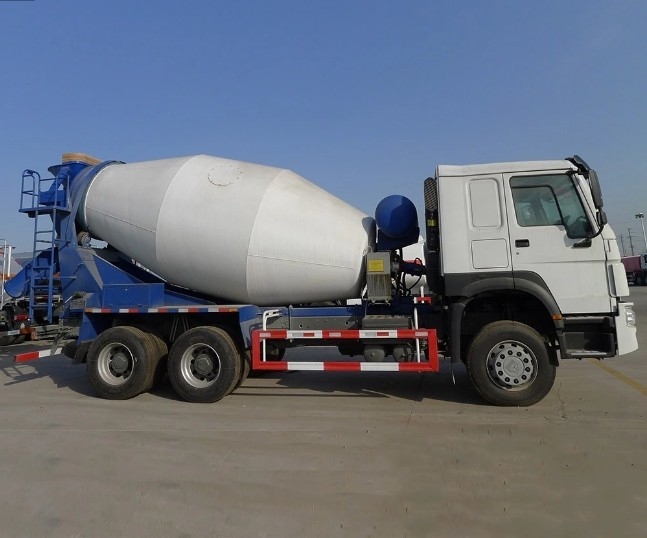 Sinotruk nuevo y usado HOWO 4X2 6X4 8cbm 10cbm 12cbm camión mezclador de cemento de concreto para la venta